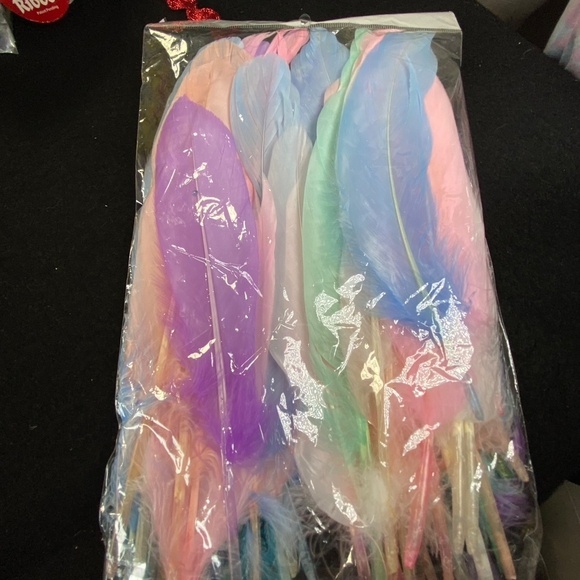 Awesome Large craft bundle, mostly new sealed bags to create various projects - Picture 5 of 15